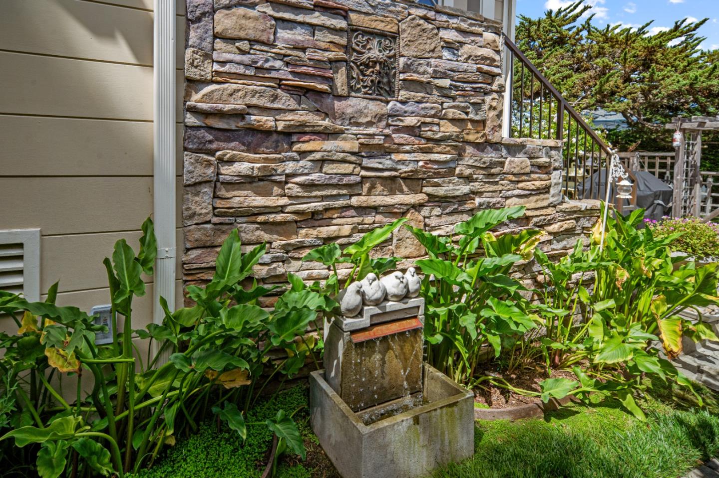 Detail Gallery Image 37 of 41 For 187 Sloat Ave, Pacific Grove,  CA 93950 - 3 Beds | 2/1 Baths