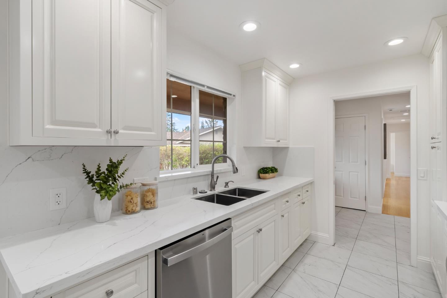 Detail Gallery Image 21 of 81 For 12790 Glen Arbor Ct, Saratoga,  CA 95070 - 4 Beds | 3 Baths