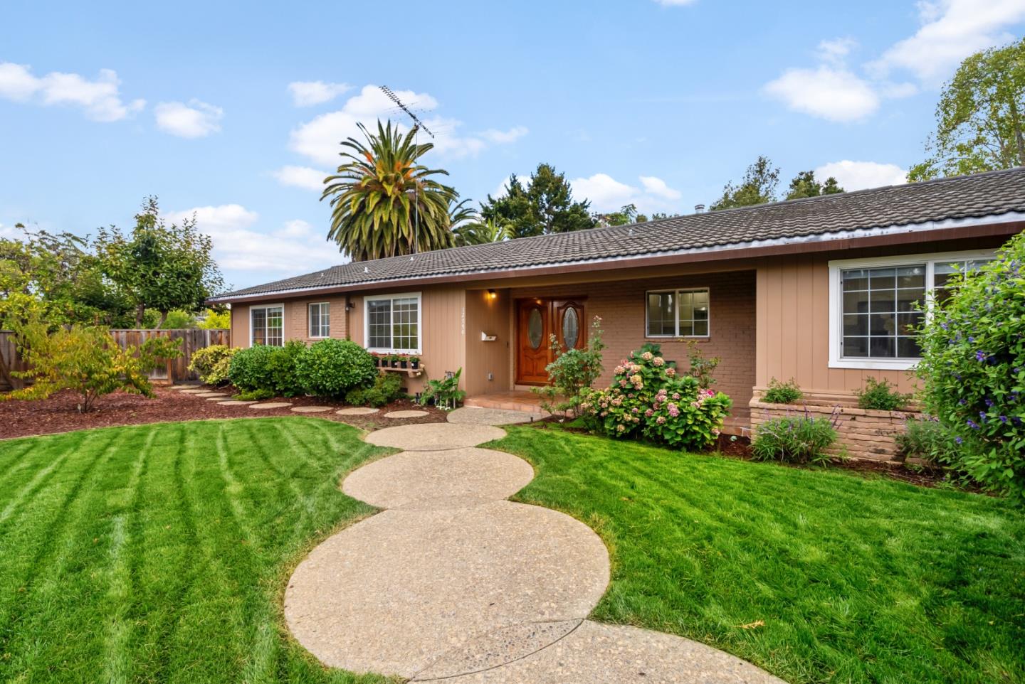 Detail Gallery Image 6 of 81 For 12790 Glen Arbor Ct, Saratoga,  CA 95070 - 4 Beds | 3 Baths