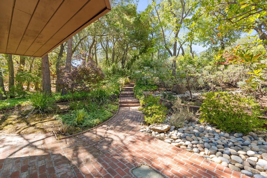Detail Gallery Image 4 of 7 For 15050 Oriole Rd, Saratoga,  CA 95070 - 5 Beds | 4 Baths