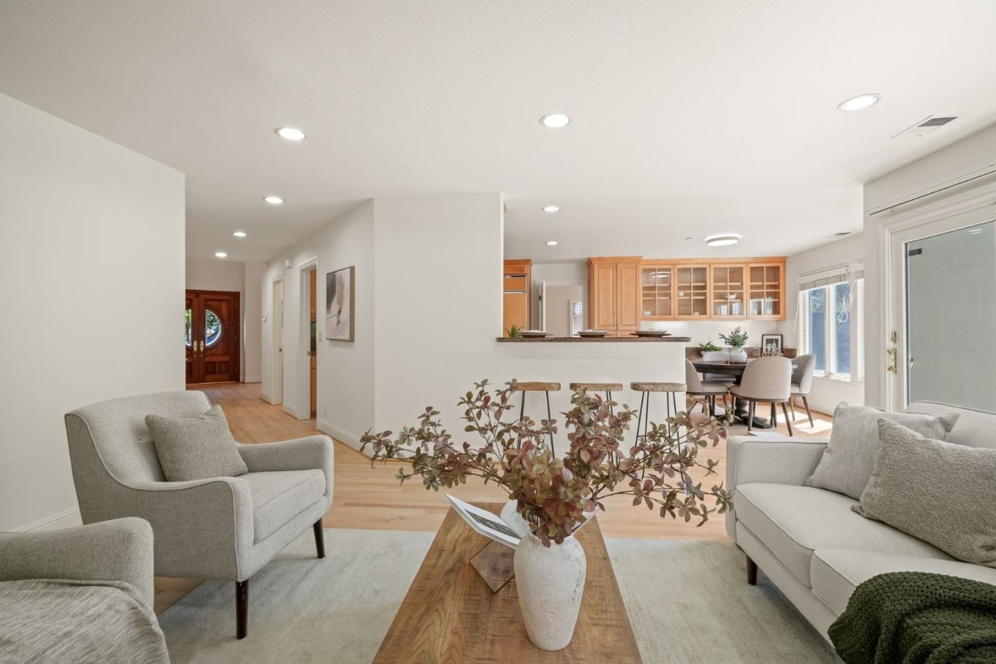 Detail Gallery Image 16 of 30 For 888 Sea Island Ln, Foster City,  CA 94404 - 5 Beds | 4/1 Baths