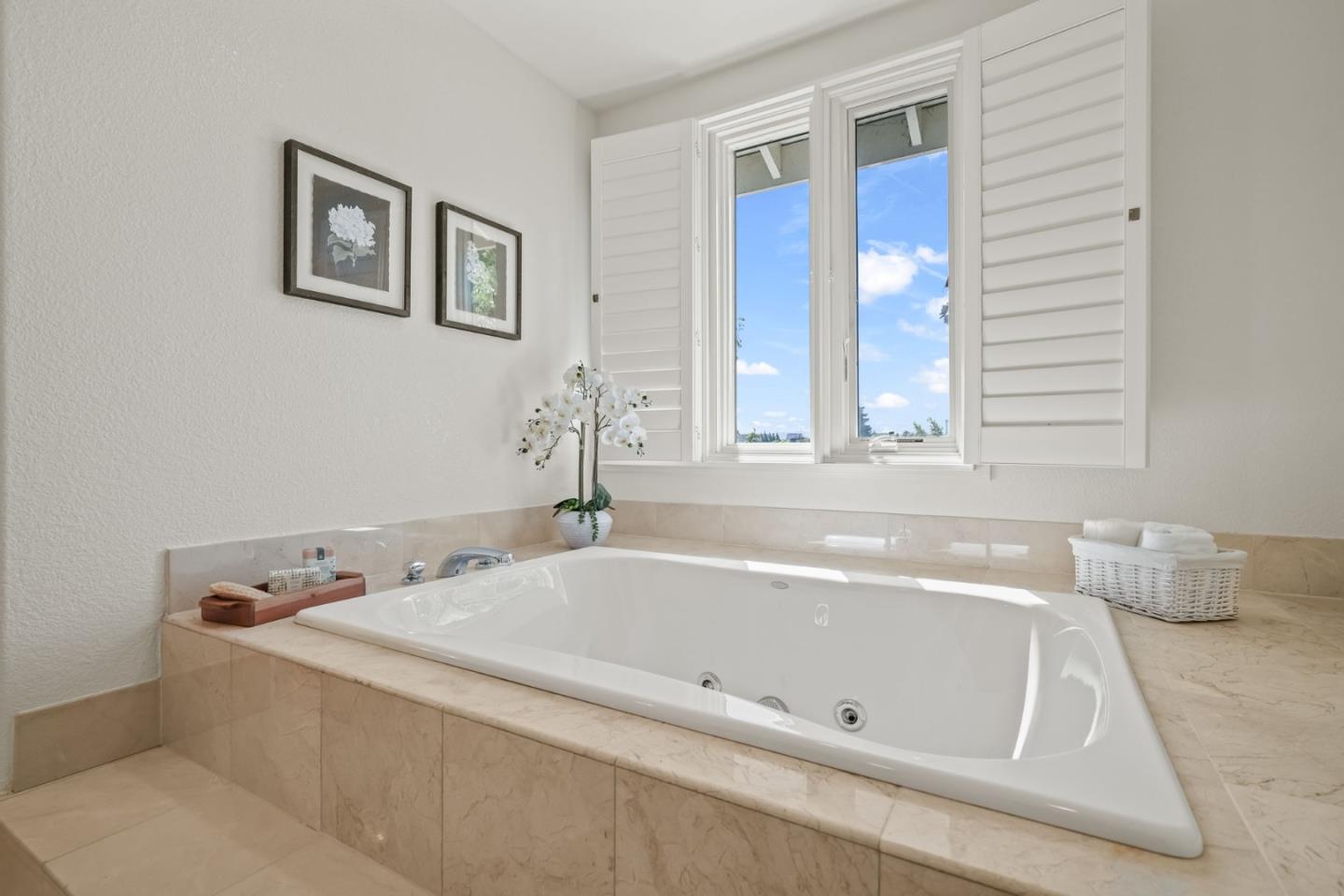Detail Gallery Image 22 of 30 For 888 Sea Island Ln, Foster City,  CA 94404 - 5 Beds | 4/1 Baths