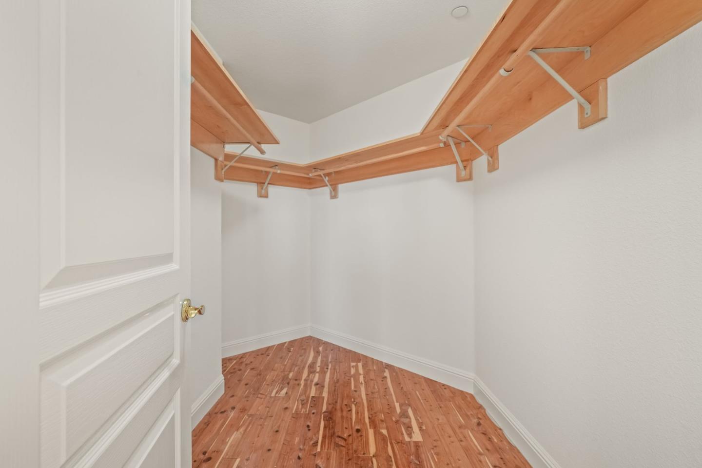 Detail Gallery Image 23 of 30 For 888 Sea Island Ln, Foster City,  CA 94404 - 5 Beds | 4/1 Baths