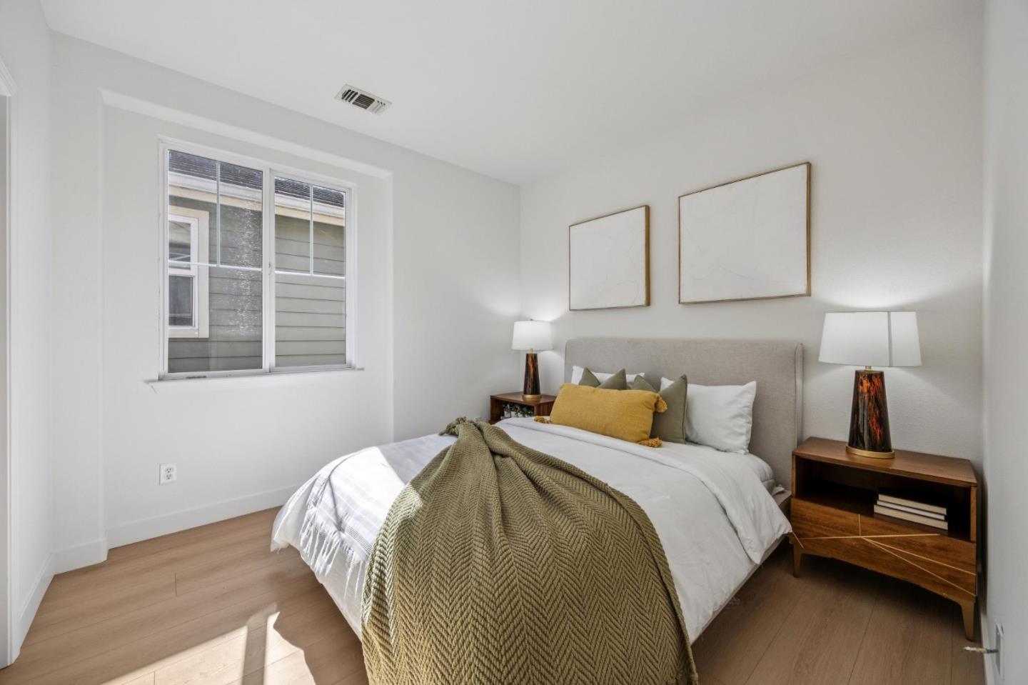 Detail Gallery Image 16 of 23 For 325 Rayos Del Sol Dr, San Jose,  CA 95116 - 5 Beds | 2/1 Baths