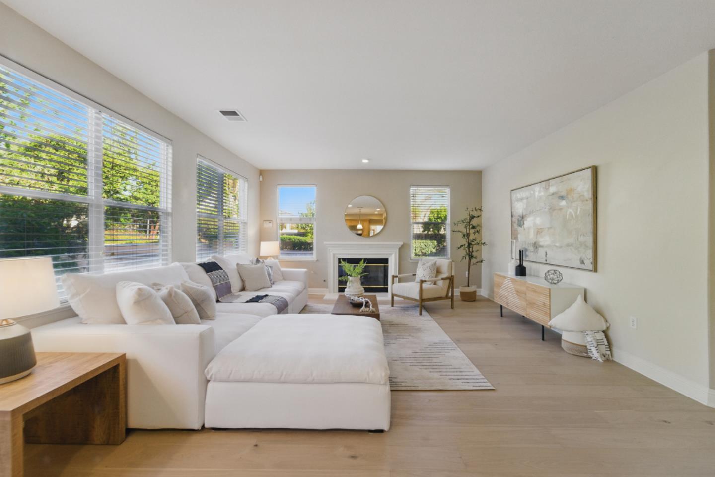 Detail Gallery Image 11 of 77 For 4769 Whitetail Ln, San Jose,  CA 95138 - 6 Beds | 3/1 Baths