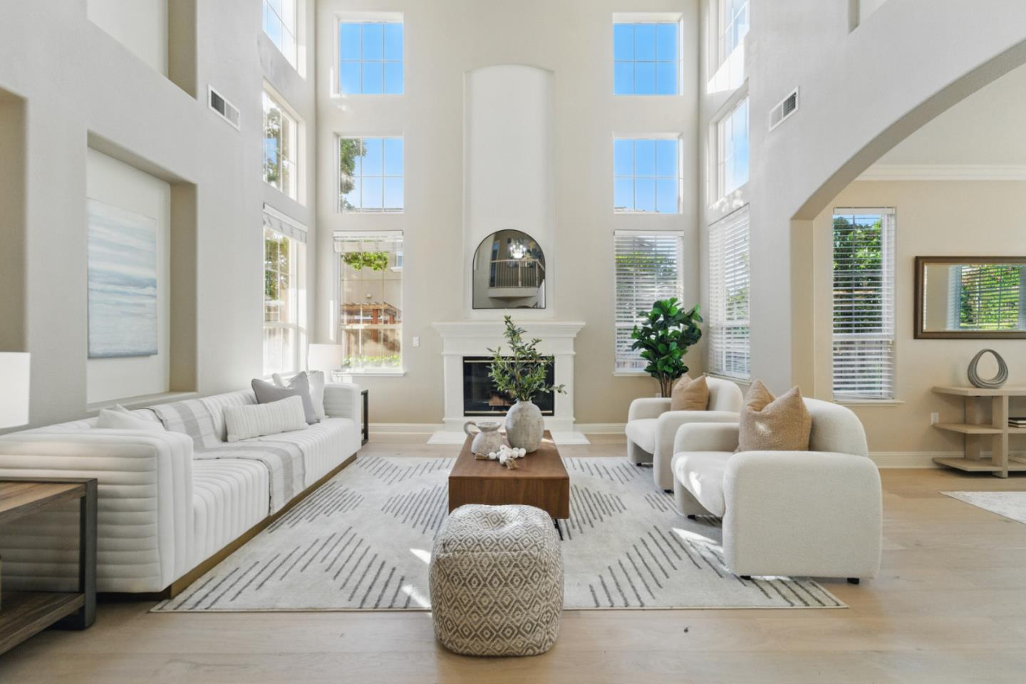 Detail Gallery Image 2 of 77 For 4769 Whitetail Ln, San Jose,  CA 95138 - 6 Beds | 3/1 Baths