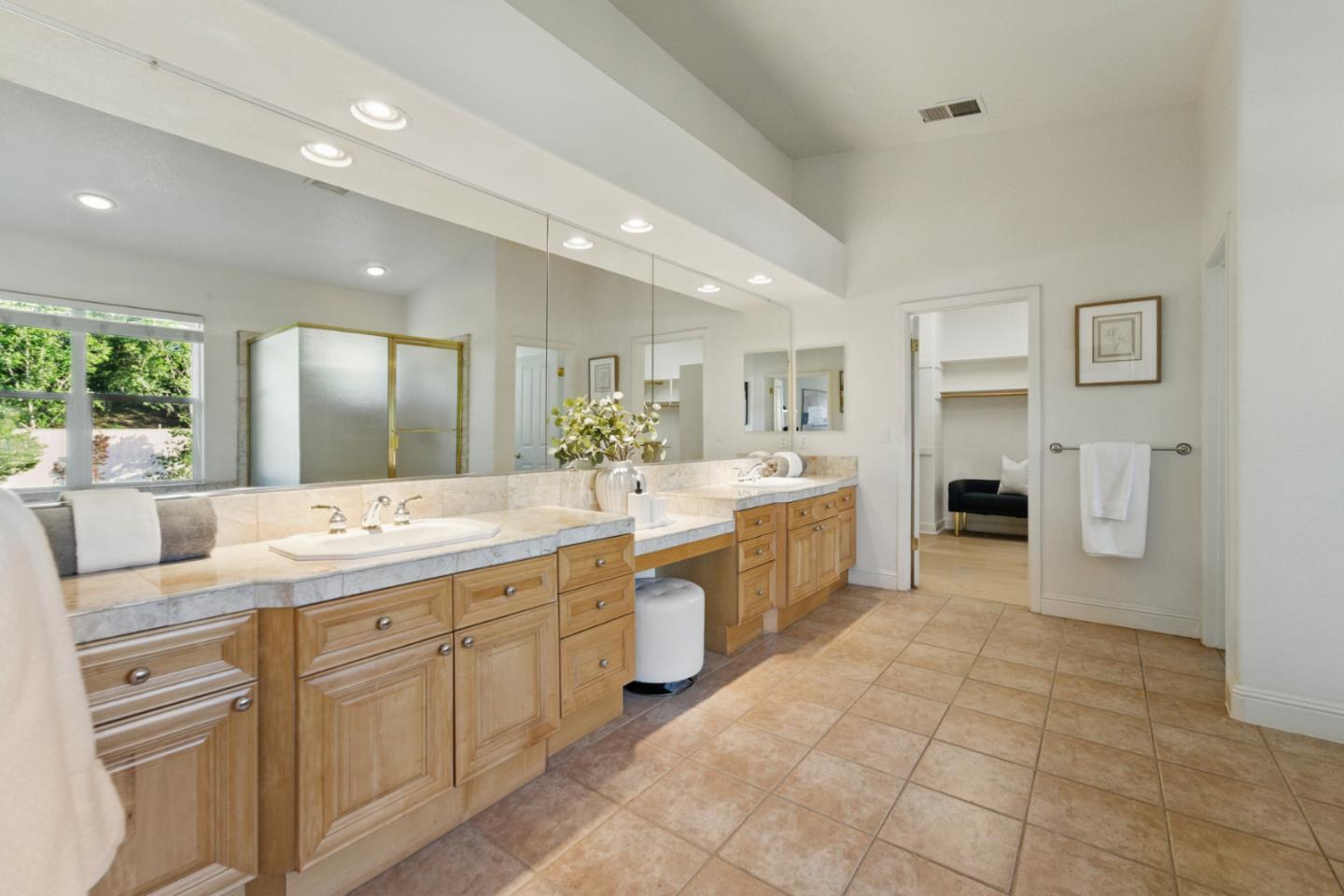 Detail Gallery Image 20 of 77 For 4769 Whitetail Ln, San Jose,  CA 95138 - 6 Beds | 3/1 Baths