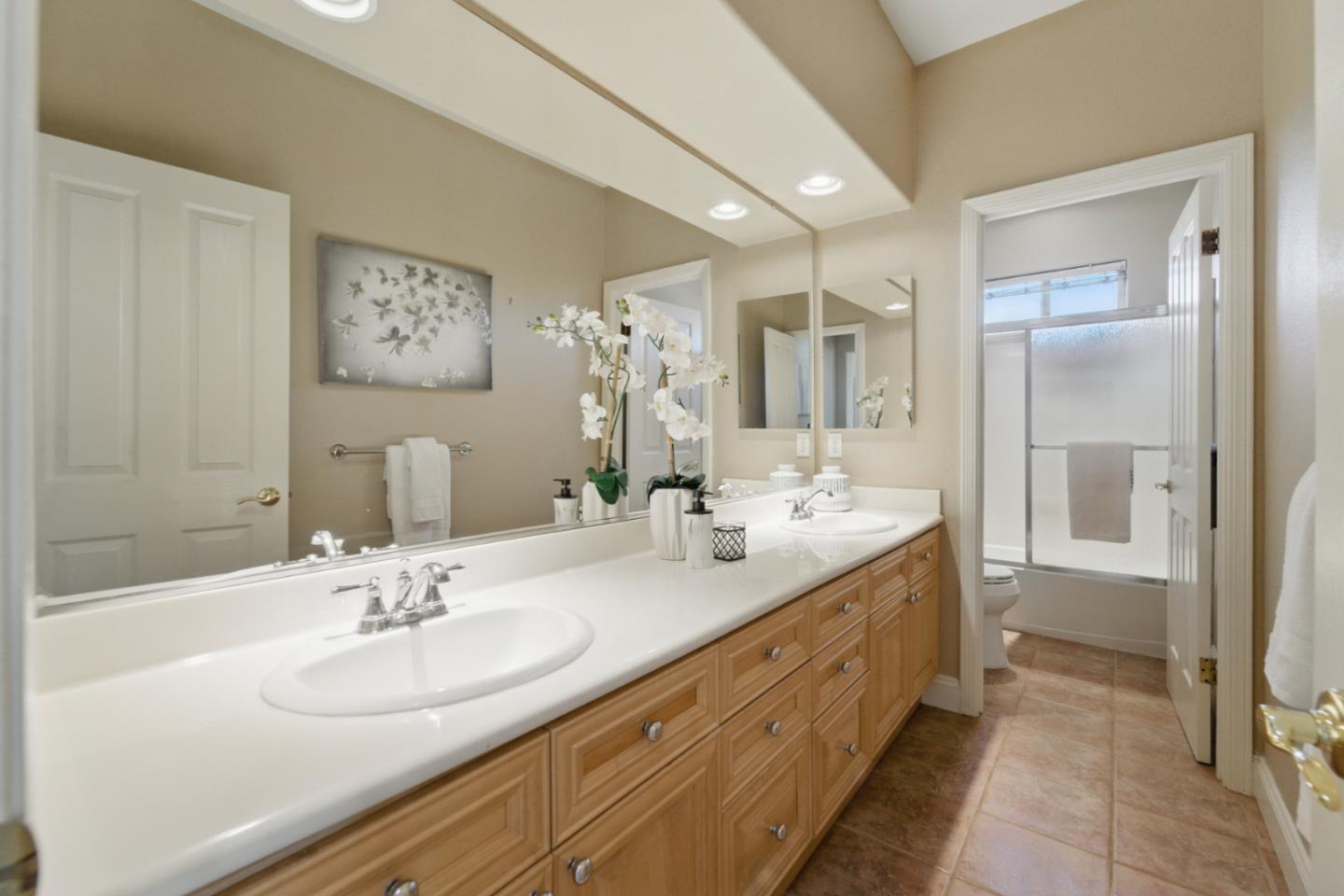 Detail Gallery Image 25 of 77 For 4769 Whitetail Ln, San Jose,  CA 95138 - 6 Beds | 3/1 Baths