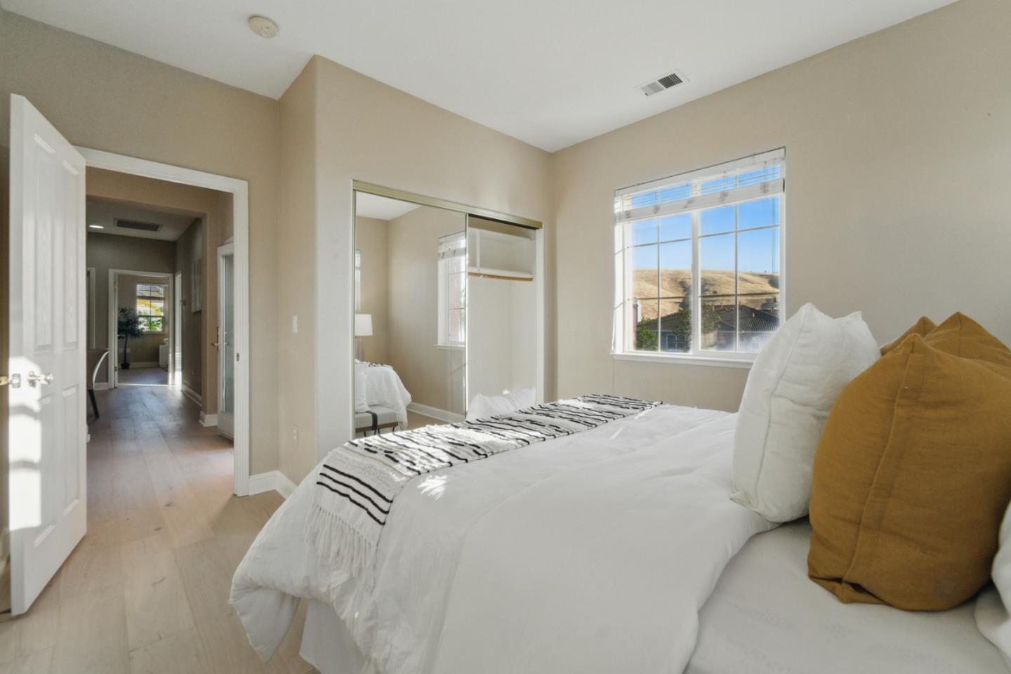 Detail Gallery Image 32 of 77 For 4769 Whitetail Ln, San Jose,  CA 95138 - 6 Beds | 3/1 Baths