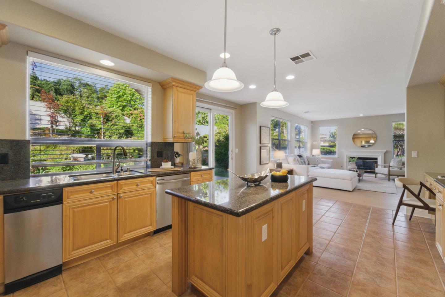 Detail Gallery Image 5 of 77 For 4769 Whitetail Ln, San Jose,  CA 95138 - 6 Beds | 3/1 Baths
