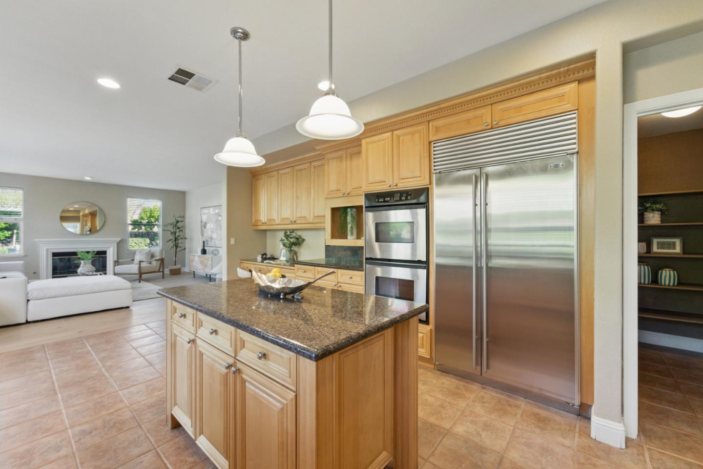 Detail Gallery Image 6 of 77 For 4769 Whitetail Ln, San Jose,  CA 95138 - 6 Beds | 3/1 Baths