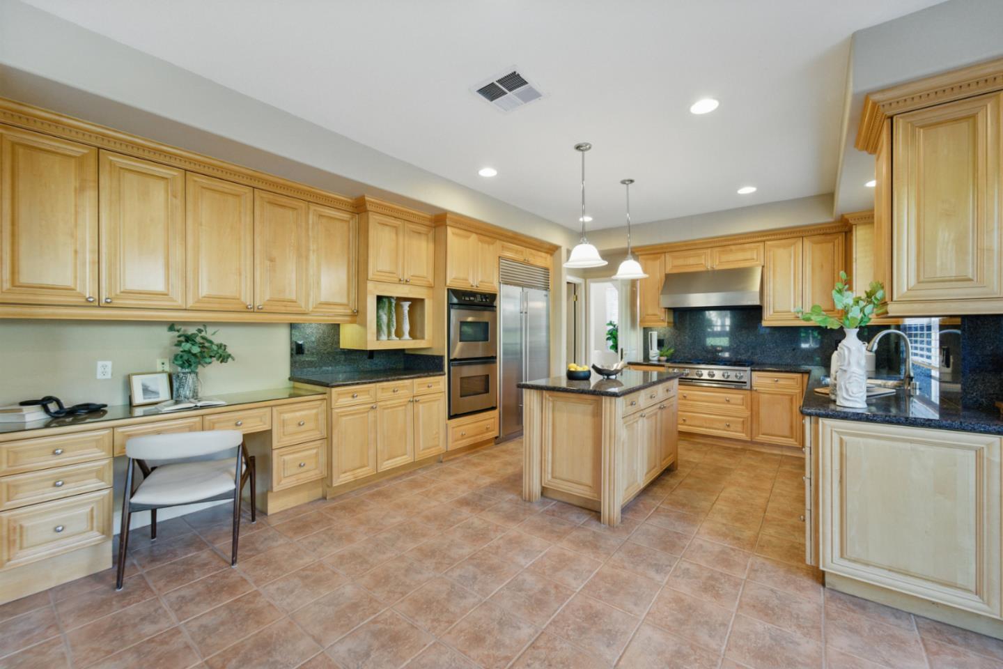 Detail Gallery Image 7 of 77 For 4769 Whitetail Ln, San Jose,  CA 95138 - 6 Beds | 3/1 Baths