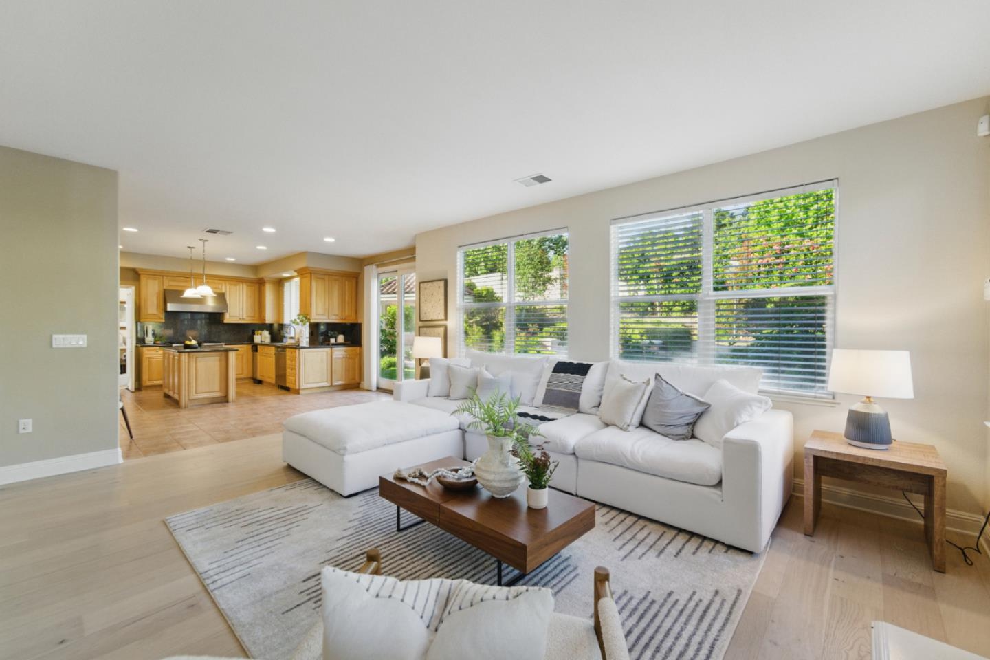 Detail Gallery Image 9 of 77 For 4769 Whitetail Ln, San Jose,  CA 95138 - 6 Beds | 3/1 Baths