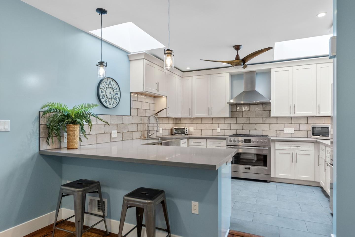 Detail Gallery Image 13 of 42 For 140 Saint Charles Ave, San Francisco,  CA 94132 - 2 Beds | 1 Baths