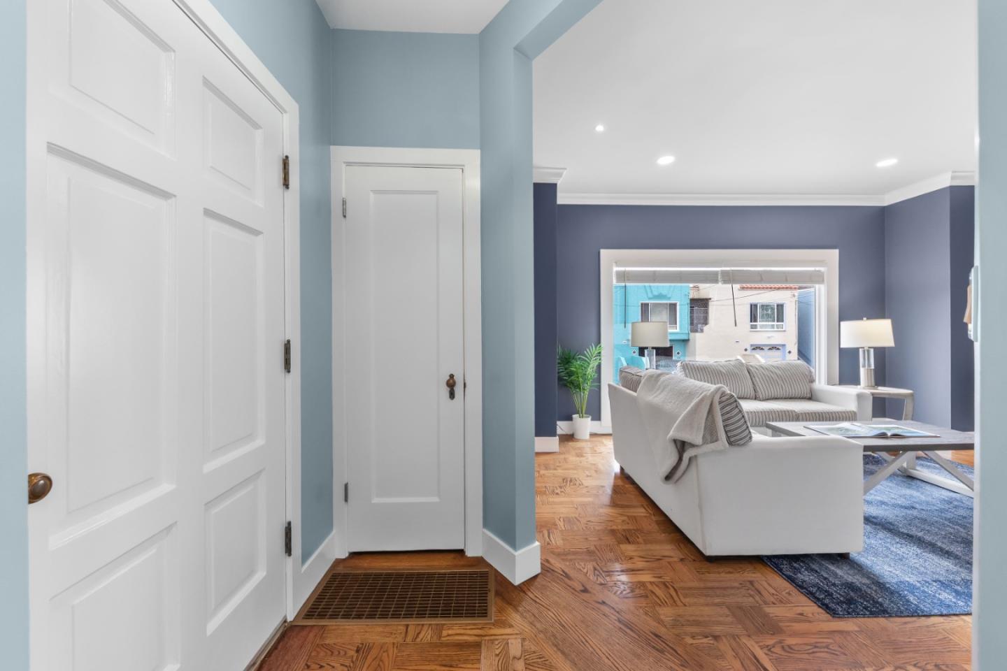 Detail Gallery Image 3 of 42 For 140 Saint Charles Ave, San Francisco,  CA 94132 - 2 Beds | 1 Baths