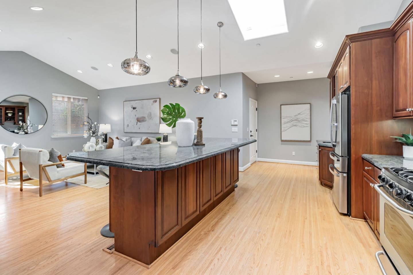 Detail Gallery Image 19 of 71 For 241 42nd Ave, San Mateo,  CA 94403 - 5 Beds | 4 Baths