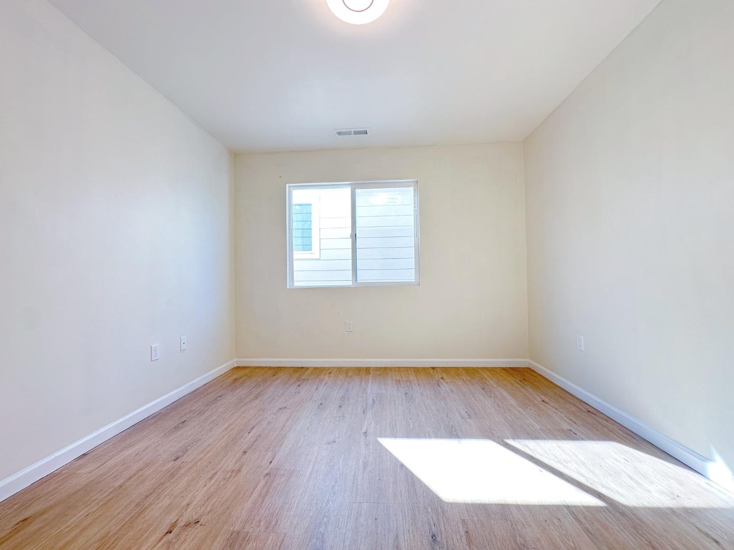 Detail Gallery Image 11 of 25 For 1525 Thrush Ave, San Leandro,  CA 94578 - 6 Beds | 5 Baths