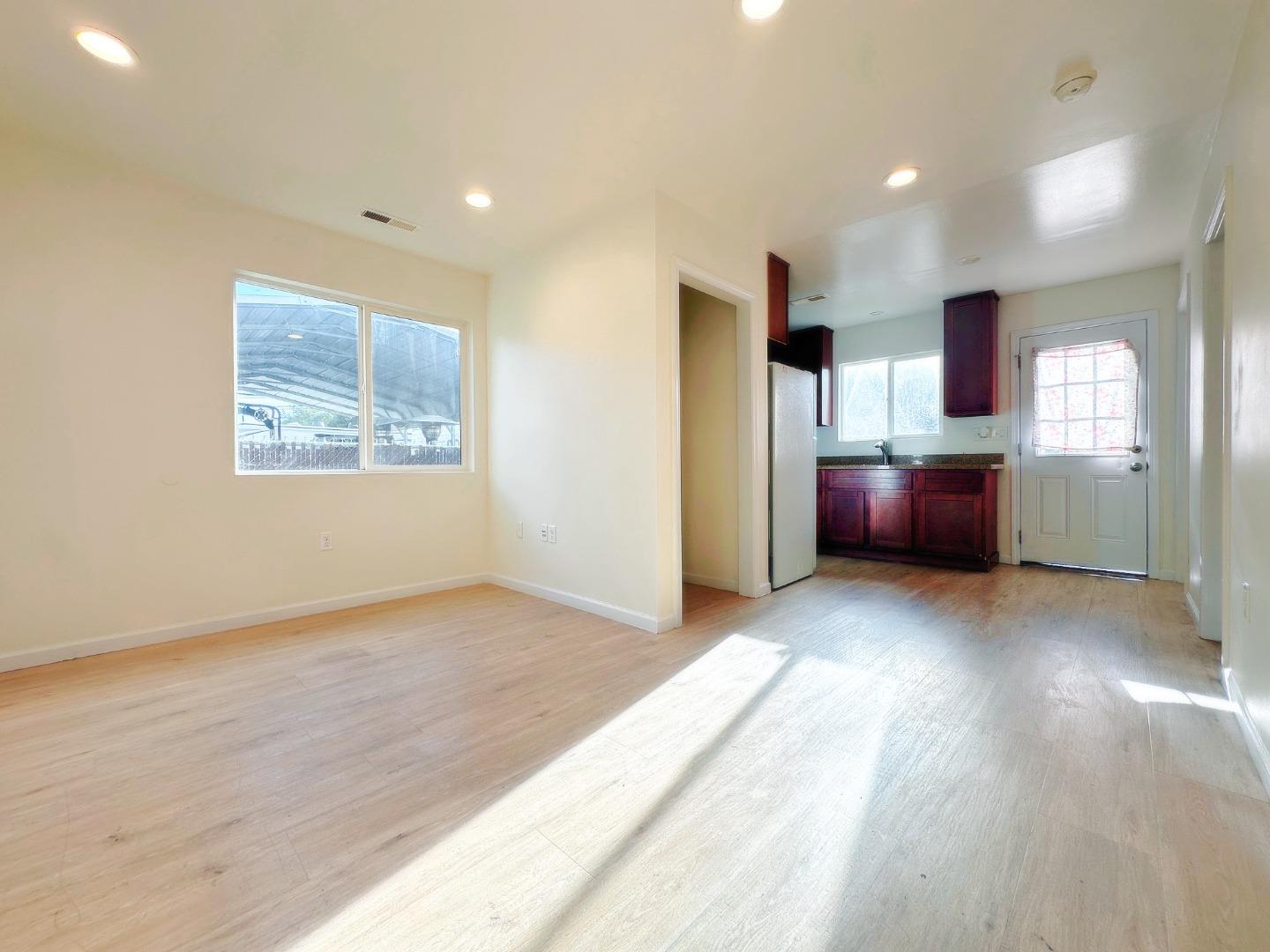 Detail Gallery Image 16 of 25 For 1525 Thrush Ave, San Leandro,  CA 94578 - 6 Beds | 5 Baths