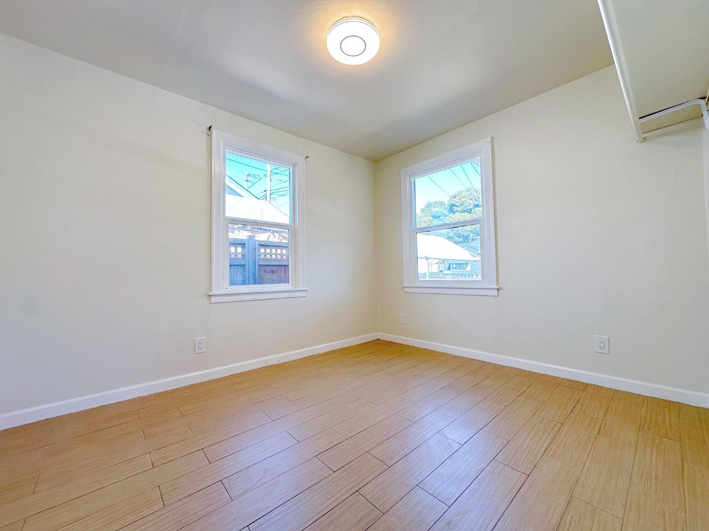 Detail Gallery Image 3 of 25 For 1525 Thrush Ave, San Leandro,  CA 94578 - 6 Beds | 5 Baths