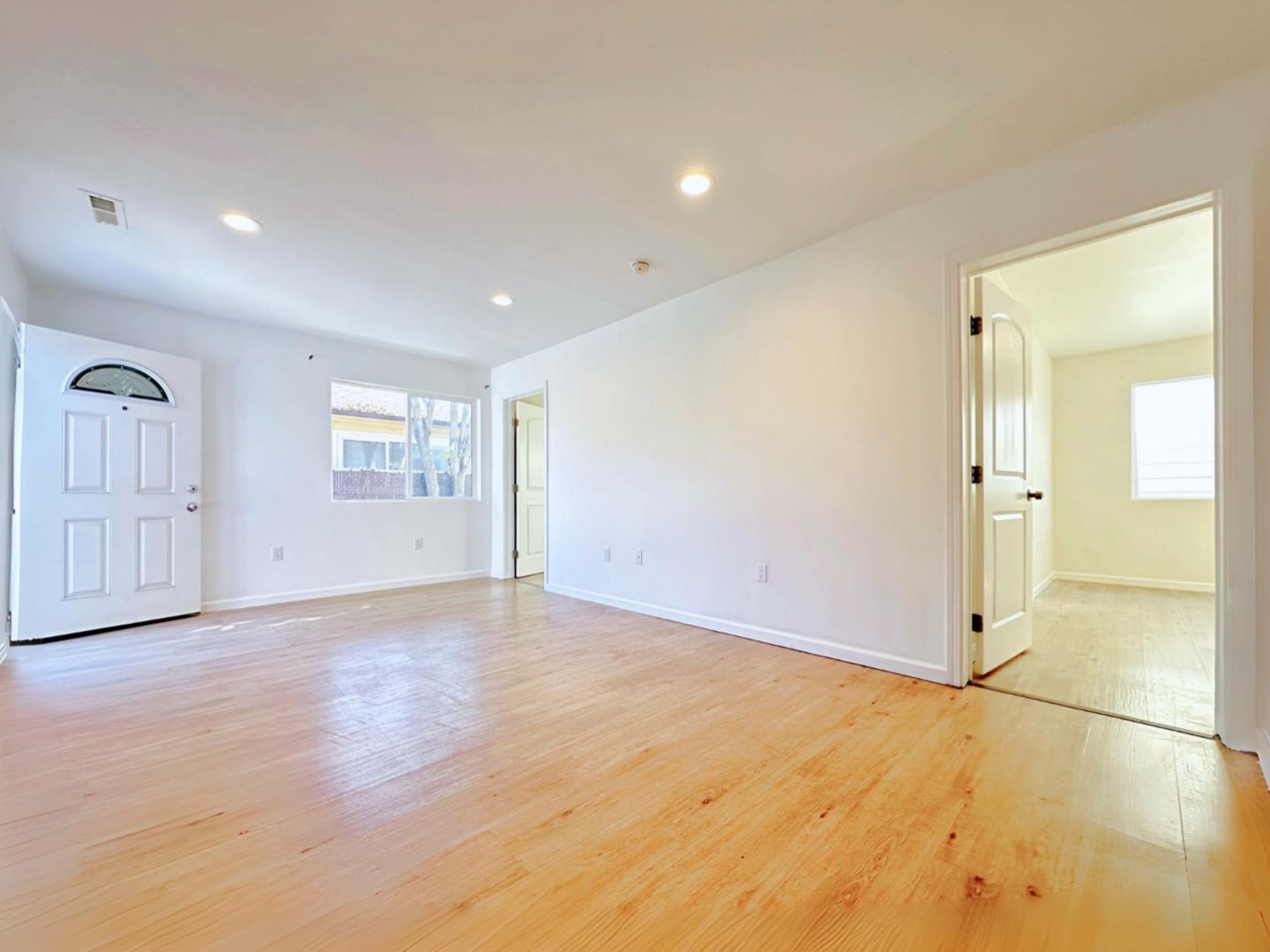 Detail Gallery Image 9 of 25 For 1525 Thrush Ave, San Leandro,  CA 94578 - 6 Beds | 5 Baths