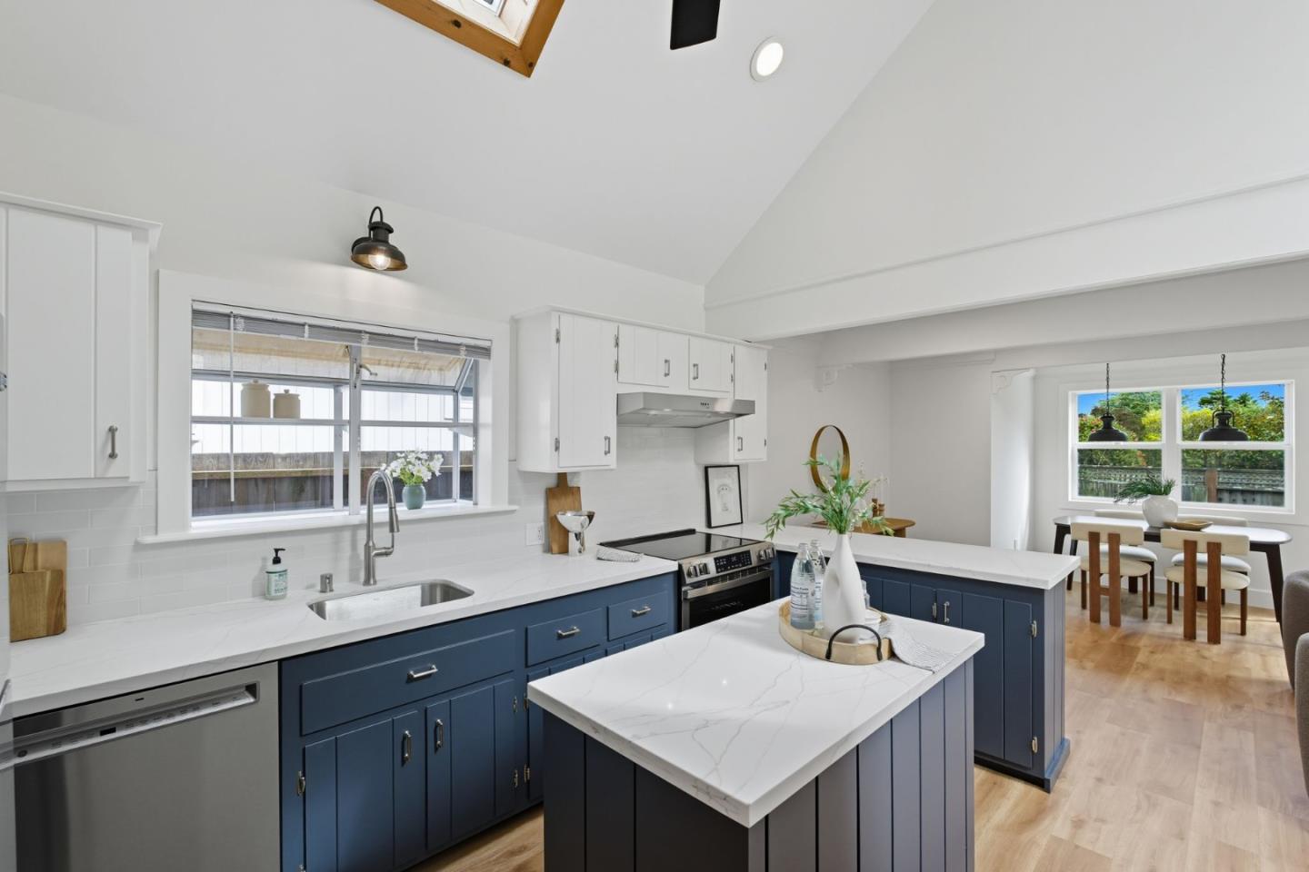 Detail Gallery Image 8 of 66 For 330 Avenue Cabrillo, El Granada,  CA 94018 - 2 Beds | 1 Baths