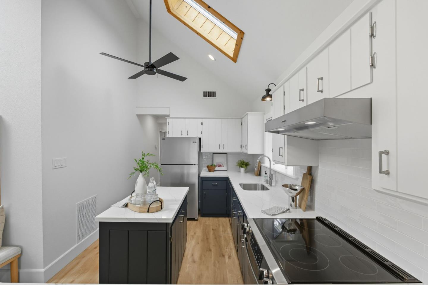 Detail Gallery Image 9 of 66 For 330 Avenue Cabrillo, El Granada,  CA 94018 - 2 Beds | 1 Baths