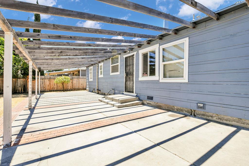 Detail Gallery Image 17 of 21 For 1919 Birch Ave, Antioch,  CA 94509 - 3 Beds | 1 Baths