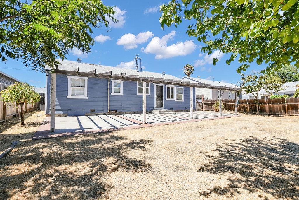 Detail Gallery Image 18 of 21 For 1919 Birch Ave, Antioch,  CA 94509 - 3 Beds | 1 Baths