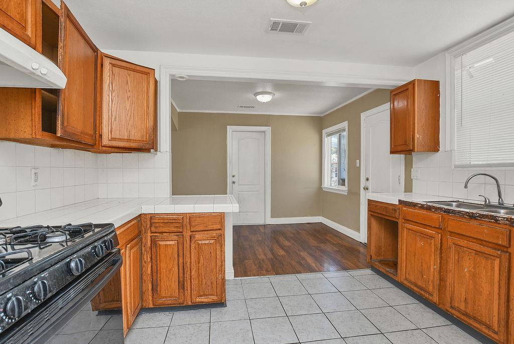 Detail Gallery Image 9 of 21 For 1919 Birch Ave, Antioch,  CA 94509 - 3 Beds | 1 Baths