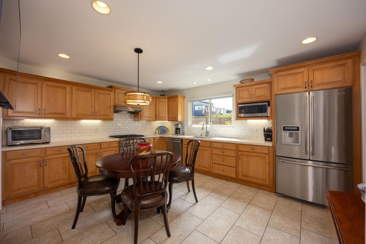 Detail Gallery Image 10 of 32 For 336 Miramontes Ave, Half Moon Bay,  CA 94019 - 4 Beds | 2/1 Baths