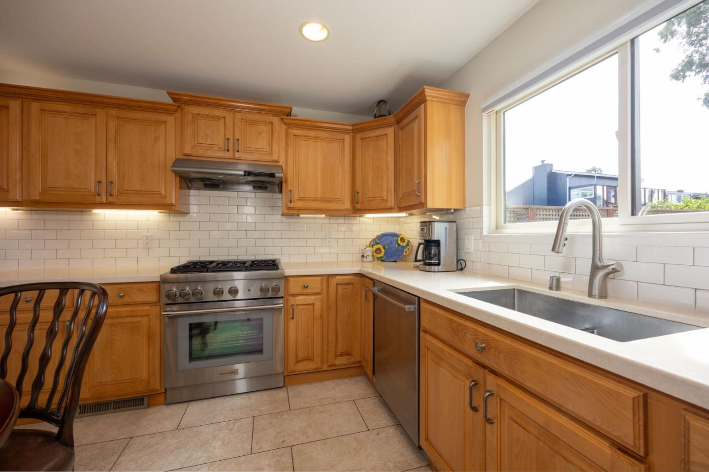 Detail Gallery Image 11 of 32 For 336 Miramontes Ave, Half Moon Bay,  CA 94019 - 4 Beds | 2/1 Baths