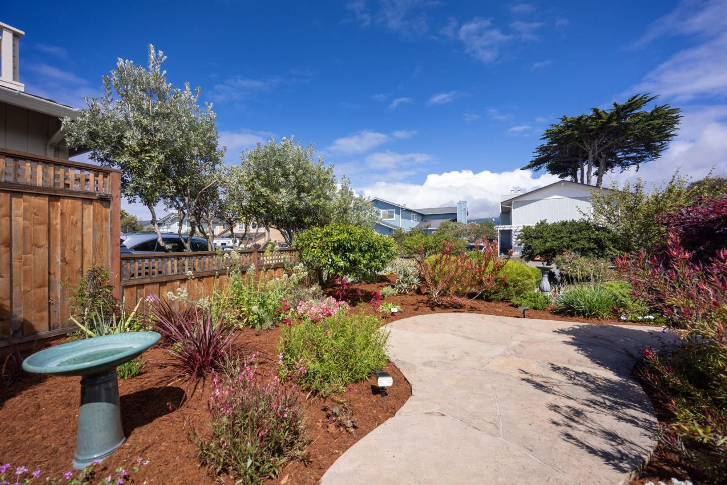 Detail Gallery Image 4 of 32 For 336 Miramontes Ave, Half Moon Bay,  CA 94019 - 4 Beds | 2/1 Baths