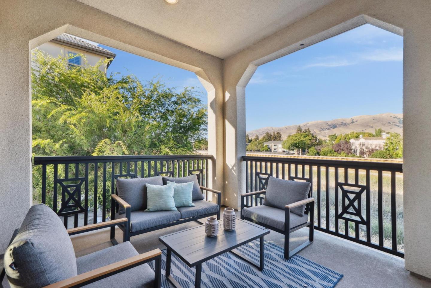 Detail Gallery Image 11 of 32 For 1566 Hidden Creek Ln, Milpitas,  CA 95035 - 4 Beds | 3/1 Baths