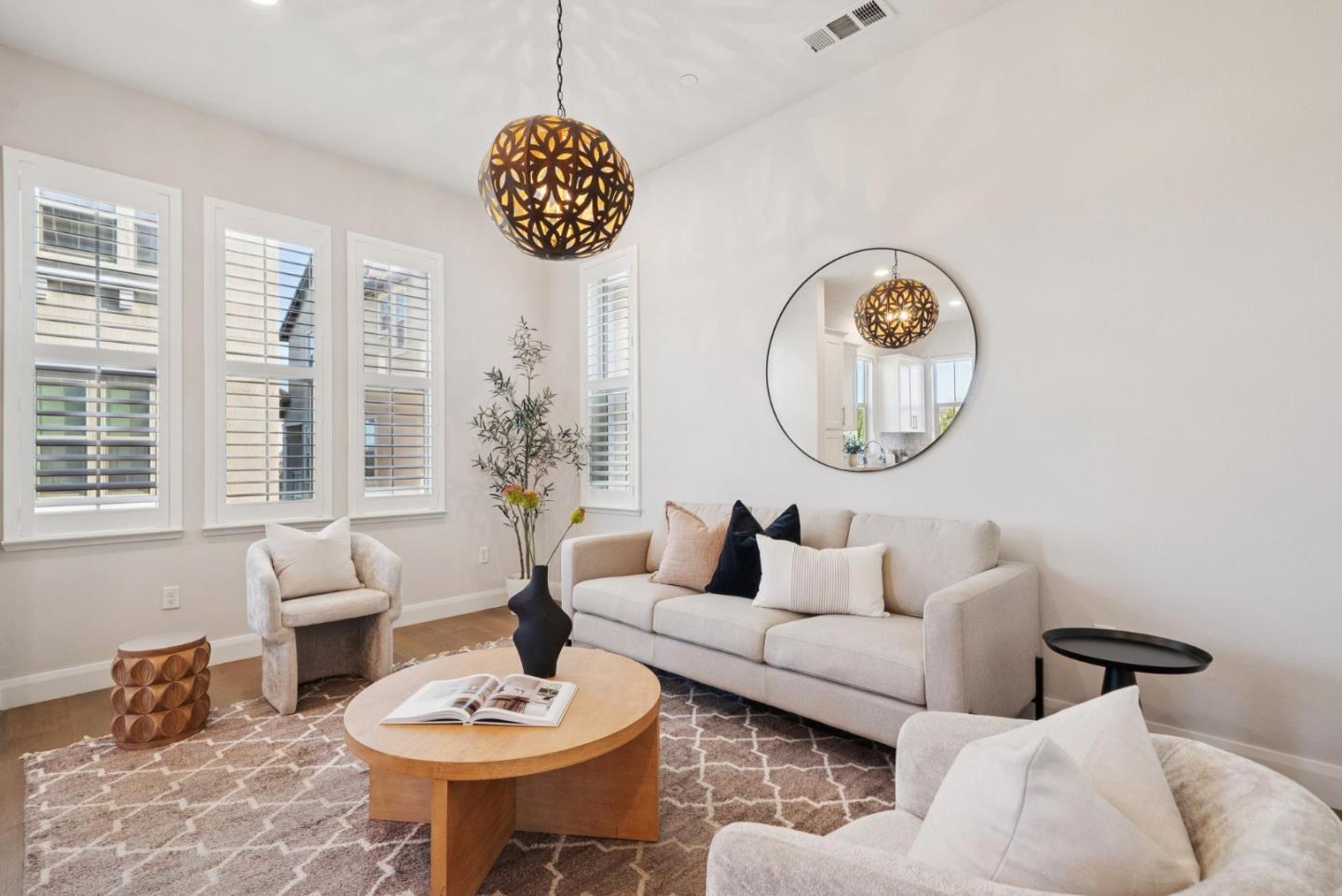 Detail Gallery Image 14 of 32 For 1566 Hidden Creek Ln, Milpitas,  CA 95035 - 4 Beds | 3/1 Baths
