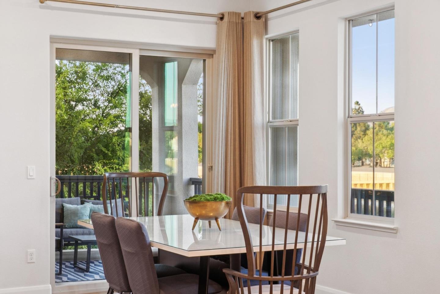 Detail Gallery Image 16 of 32 For 1566 Hidden Creek Ln, Milpitas,  CA 95035 - 4 Beds | 3/1 Baths