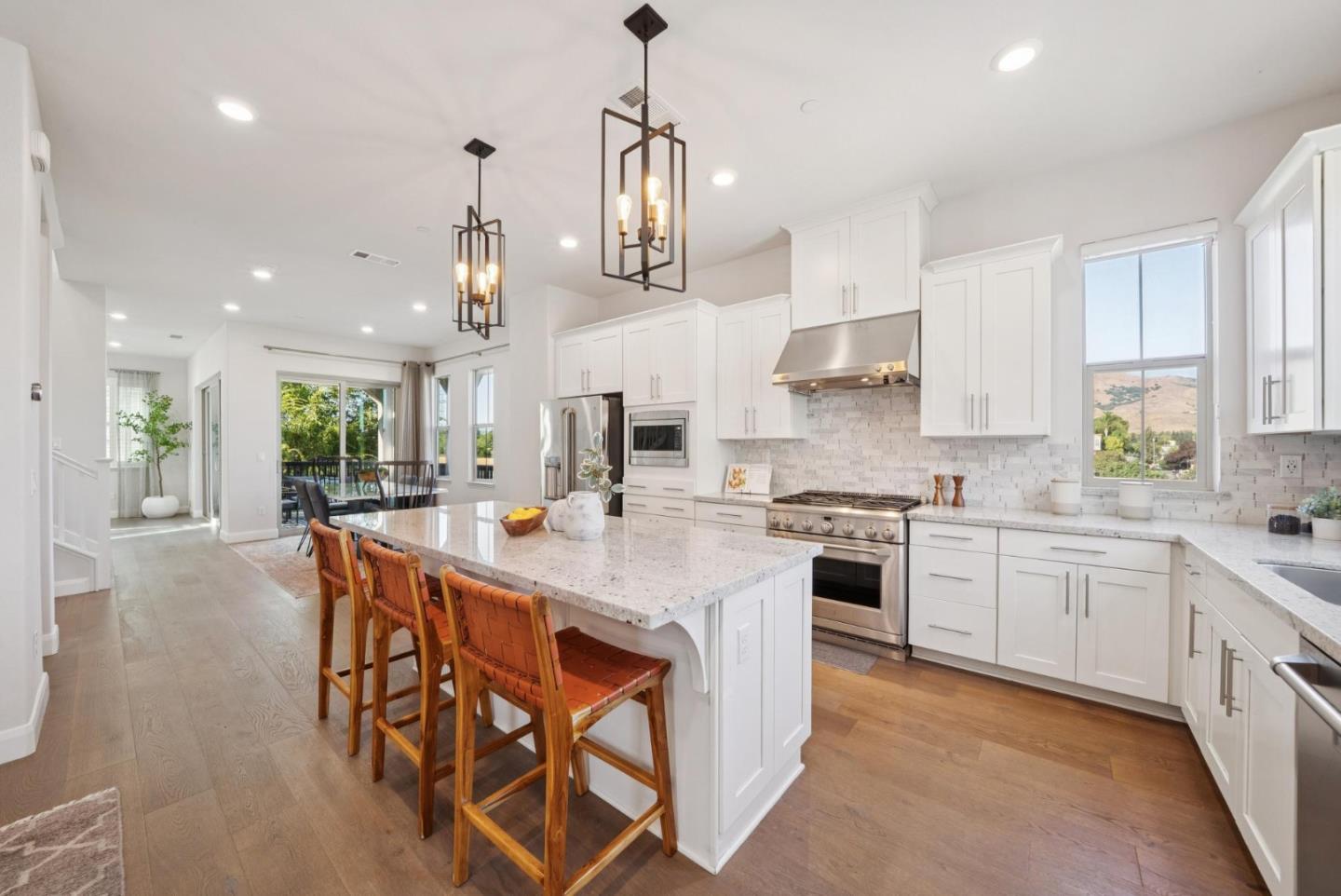Detail Gallery Image 19 of 32 For 1566 Hidden Creek Ln, Milpitas,  CA 95035 - 4 Beds | 3/1 Baths