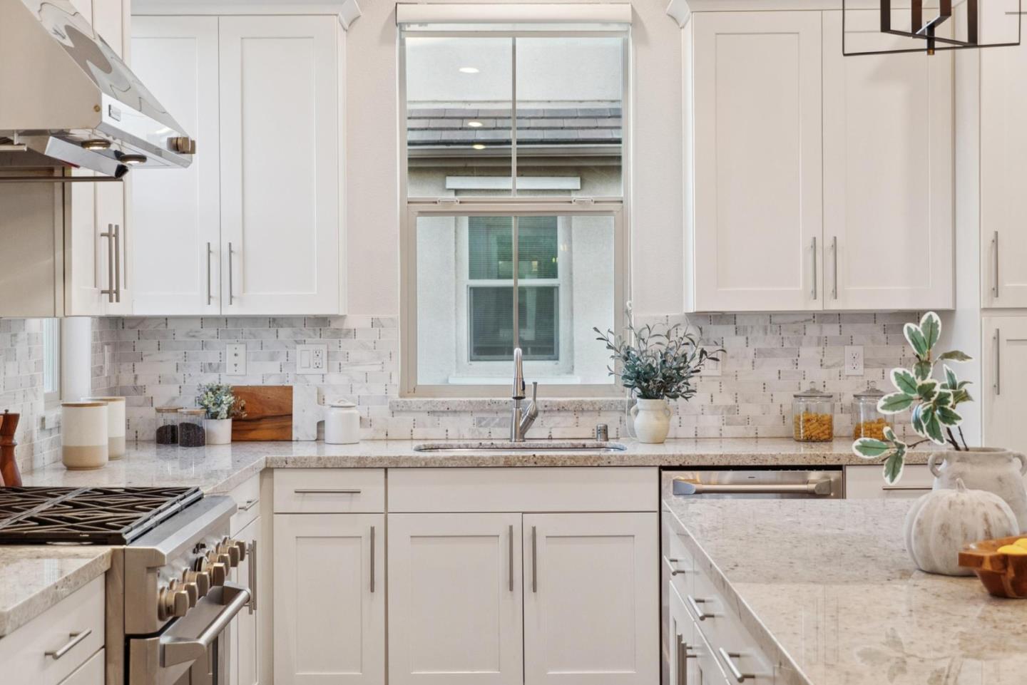 Detail Gallery Image 21 of 32 For 1566 Hidden Creek Ln, Milpitas,  CA 95035 - 4 Beds | 3/1 Baths