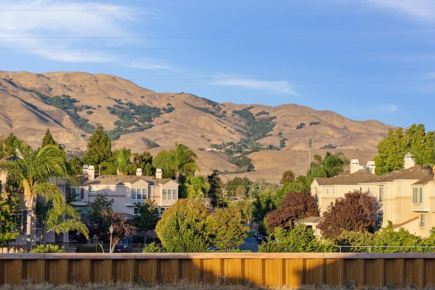Detail Gallery Image 7 of 32 For 1566 Hidden Creek Ln, Milpitas,  CA 95035 - 4 Beds | 3/1 Baths