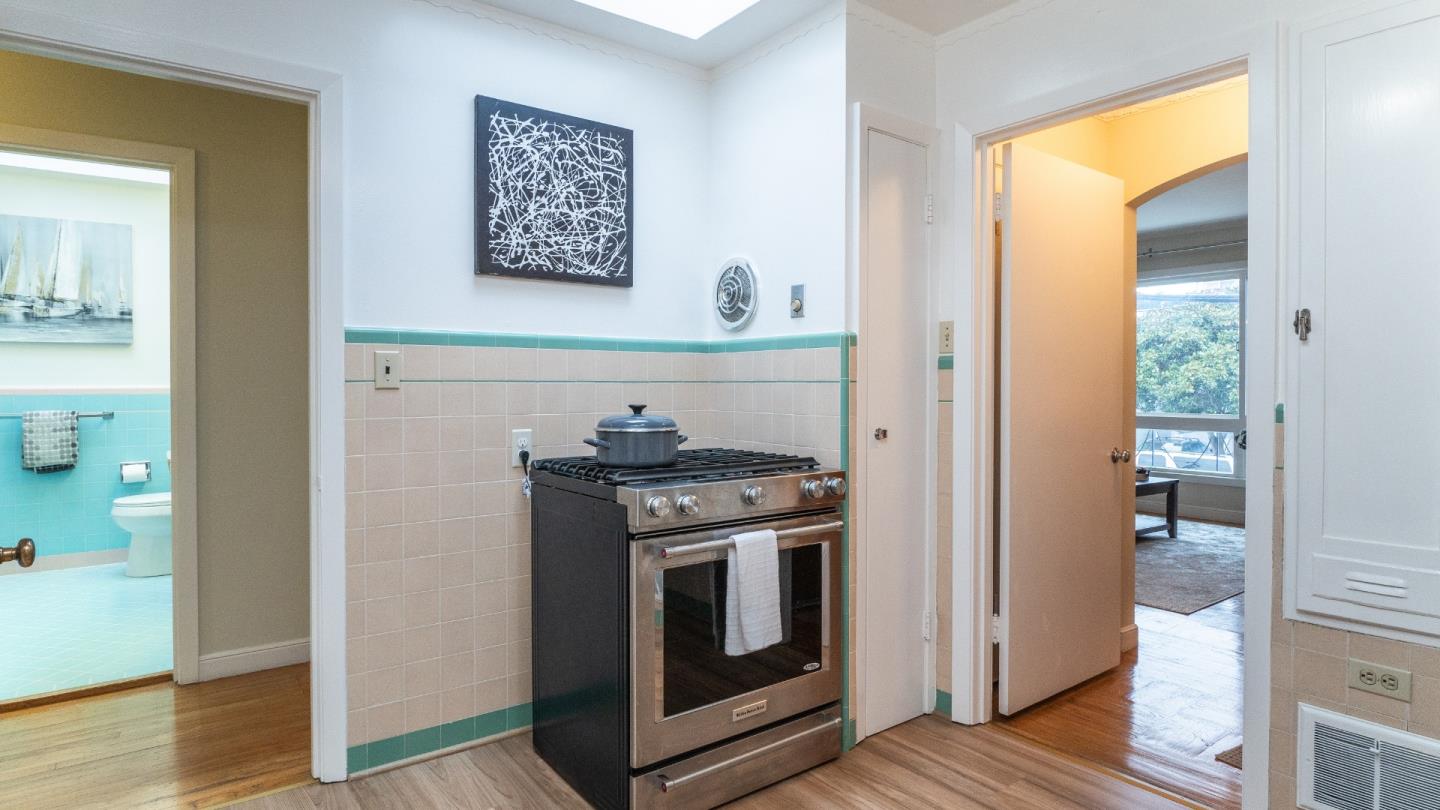 Detail Gallery Image 15 of 29 For 578 Athens St, San Francisco,  CA 94112 - 2 Beds | 1 Baths