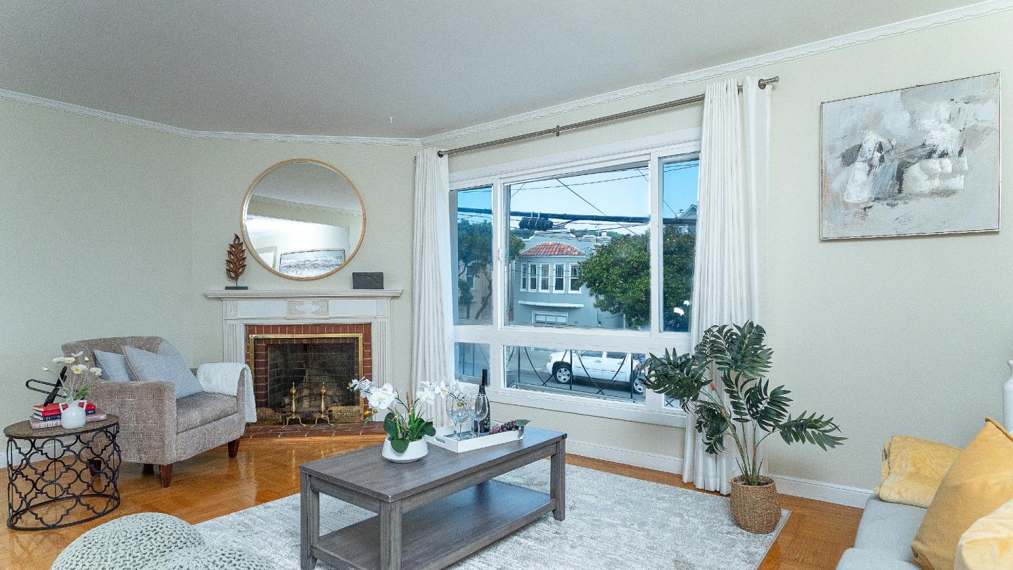 Detail Gallery Image 6 of 29 For 578 Athens St, San Francisco,  CA 94112 - 2 Beds | 1 Baths
