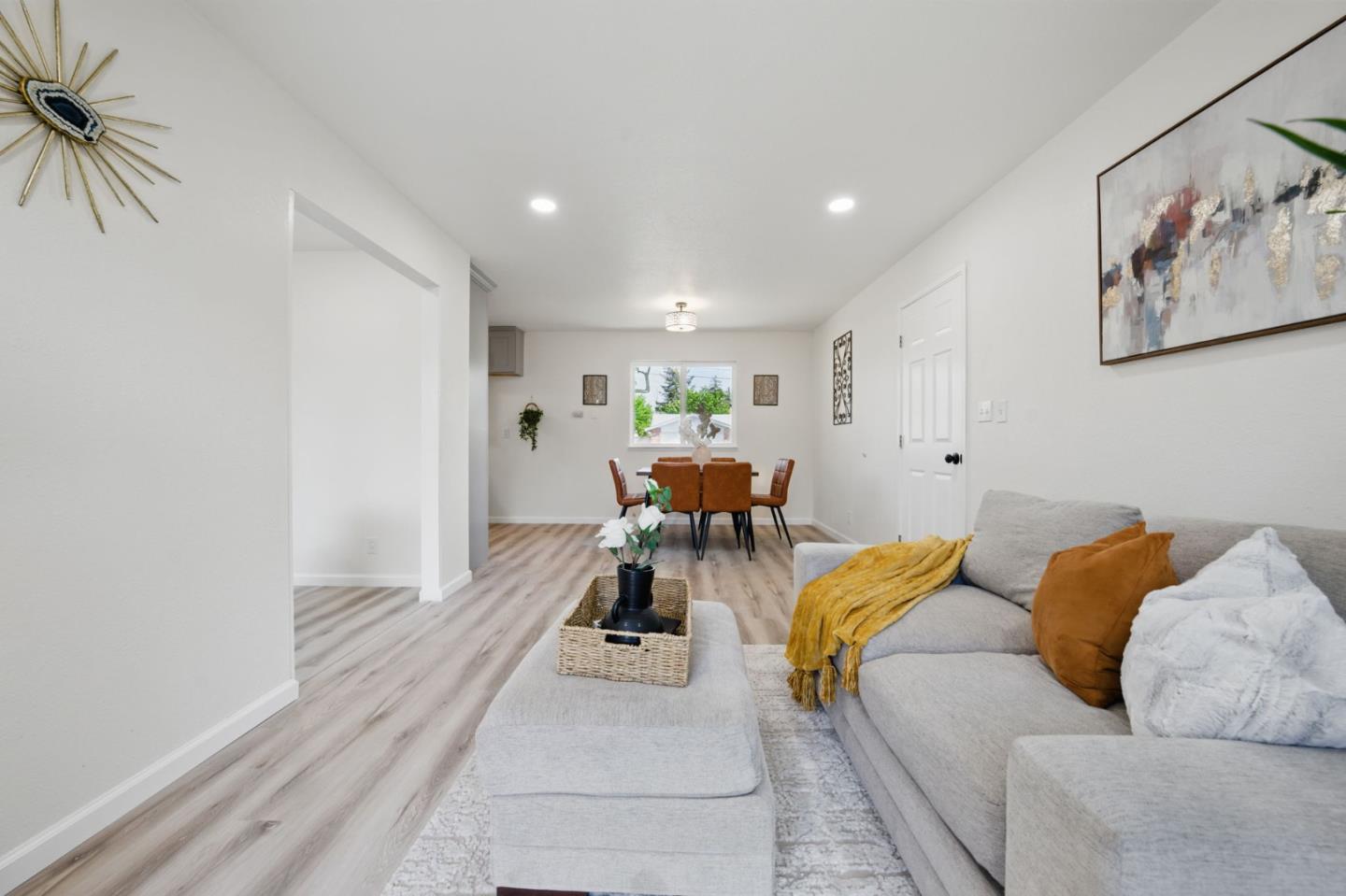 Detail Gallery Image 14 of 40 For 1693 Greentree Dr, Concord,  CA 94521 - 3 Beds | 2 Baths