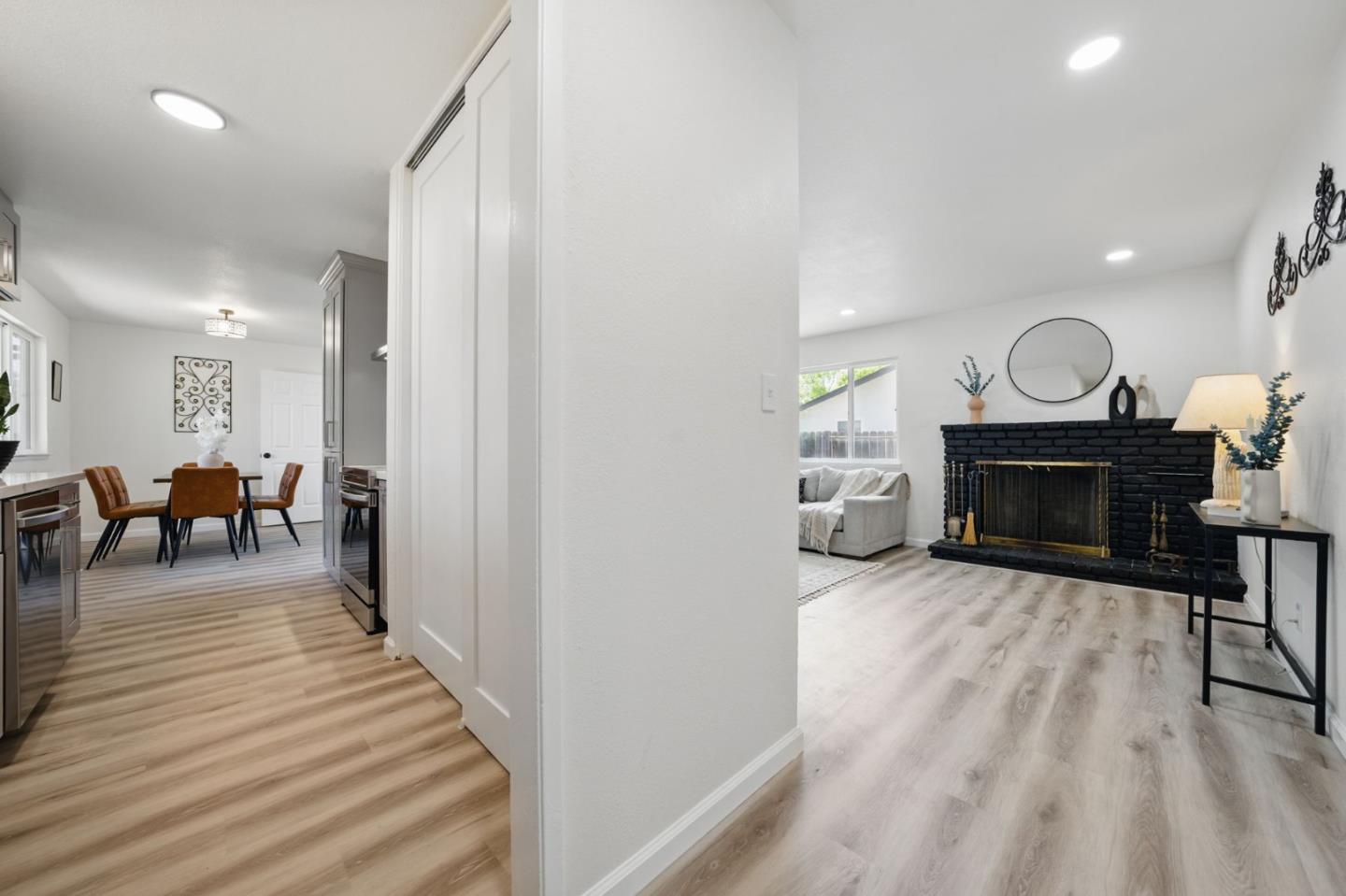 Detail Gallery Image 15 of 40 For 1693 Greentree Dr, Concord,  CA 94521 - 3 Beds | 2 Baths