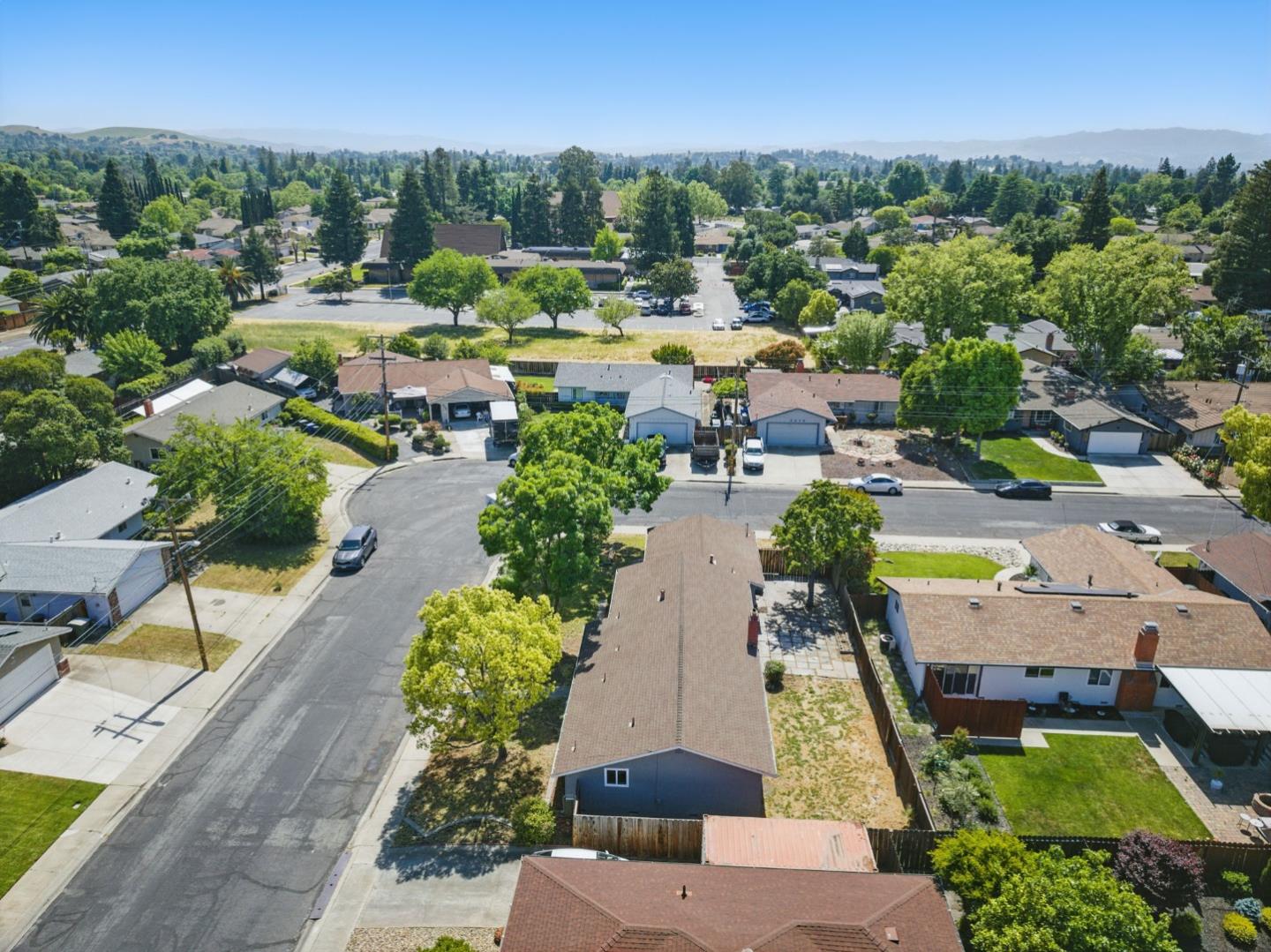 Detail Gallery Image 36 of 40 For 1693 Greentree Dr, Concord,  CA 94521 - 3 Beds | 2 Baths