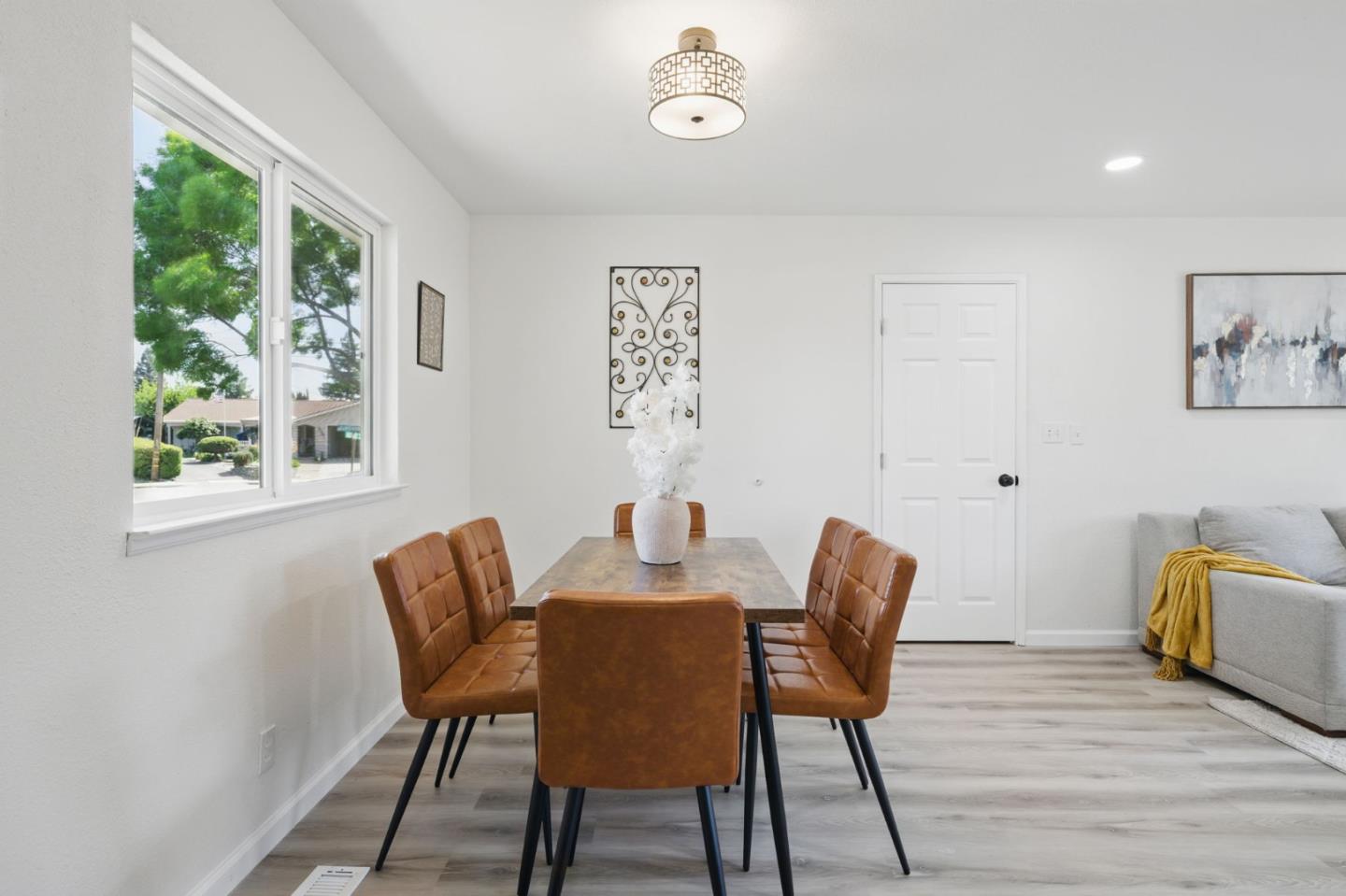 Detail Gallery Image 6 of 40 For 1693 Greentree Dr, Concord,  CA 94521 - 3 Beds | 2 Baths