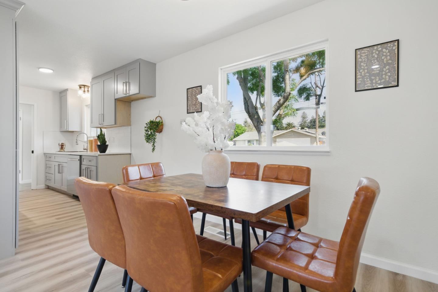 Detail Gallery Image 7 of 40 For 1693 Greentree Dr, Concord,  CA 94521 - 3 Beds | 2 Baths