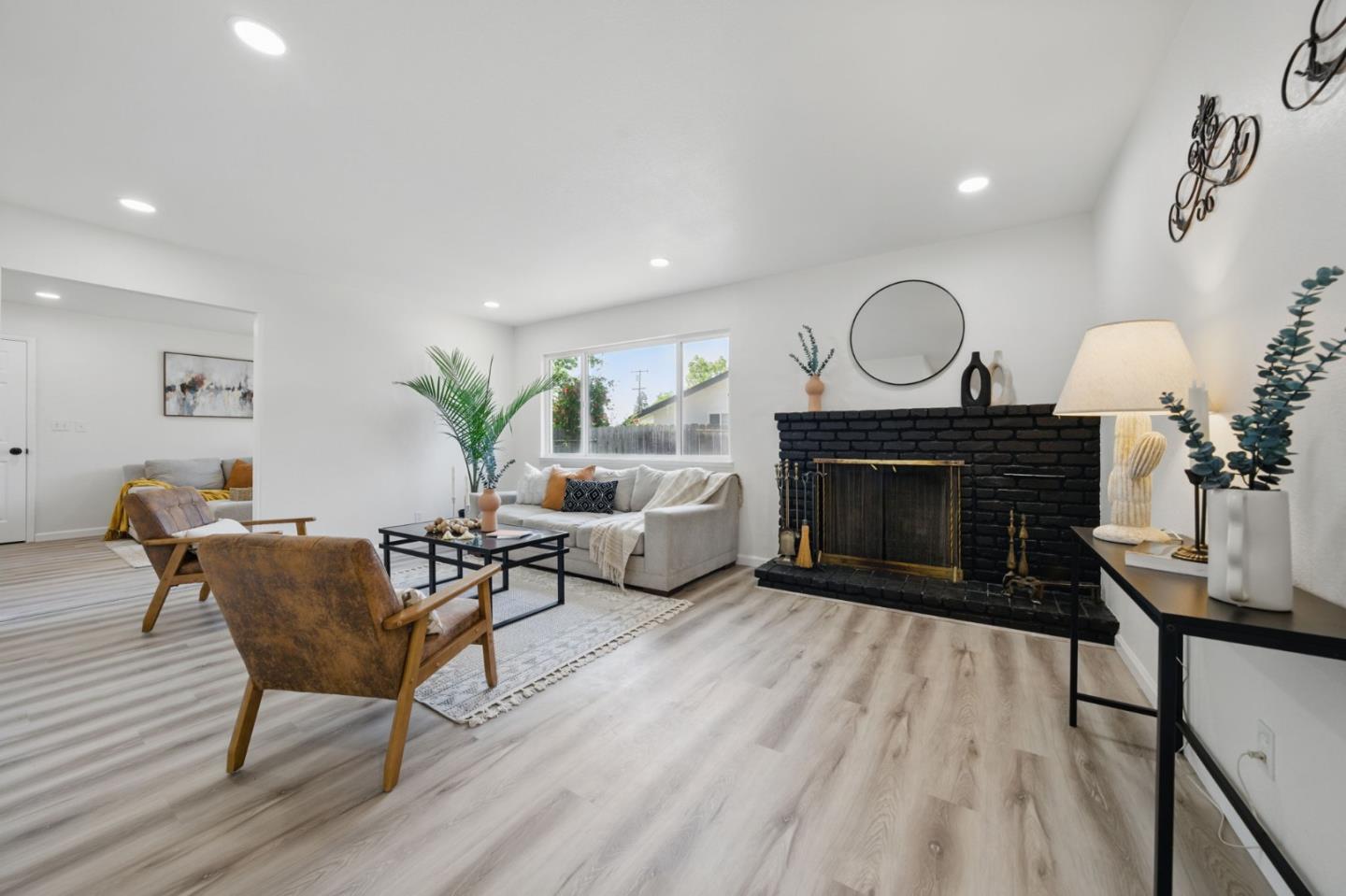 Detail Gallery Image 9 of 40 For 1693 Greentree Dr, Concord,  CA 94521 - 3 Beds | 2 Baths