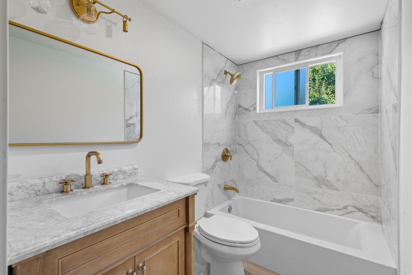 Detail Gallery Image 12 of 22 For 1640 Amhurst, Concord,  CA 94518 - 4 Beds | 2 Baths