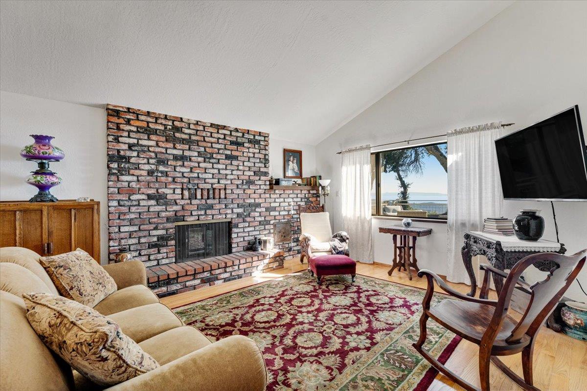 Detail Gallery Image 10 of 61 For 24854 Skyland Rd, Los Gatos,  CA 95033 - 3 Beds | 2 Baths