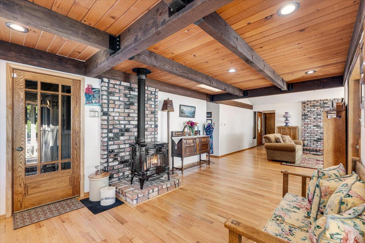 Detail Gallery Image 12 of 61 For 24854 Skyland Rd, Los Gatos,  CA 95033 - 3 Beds | 2 Baths