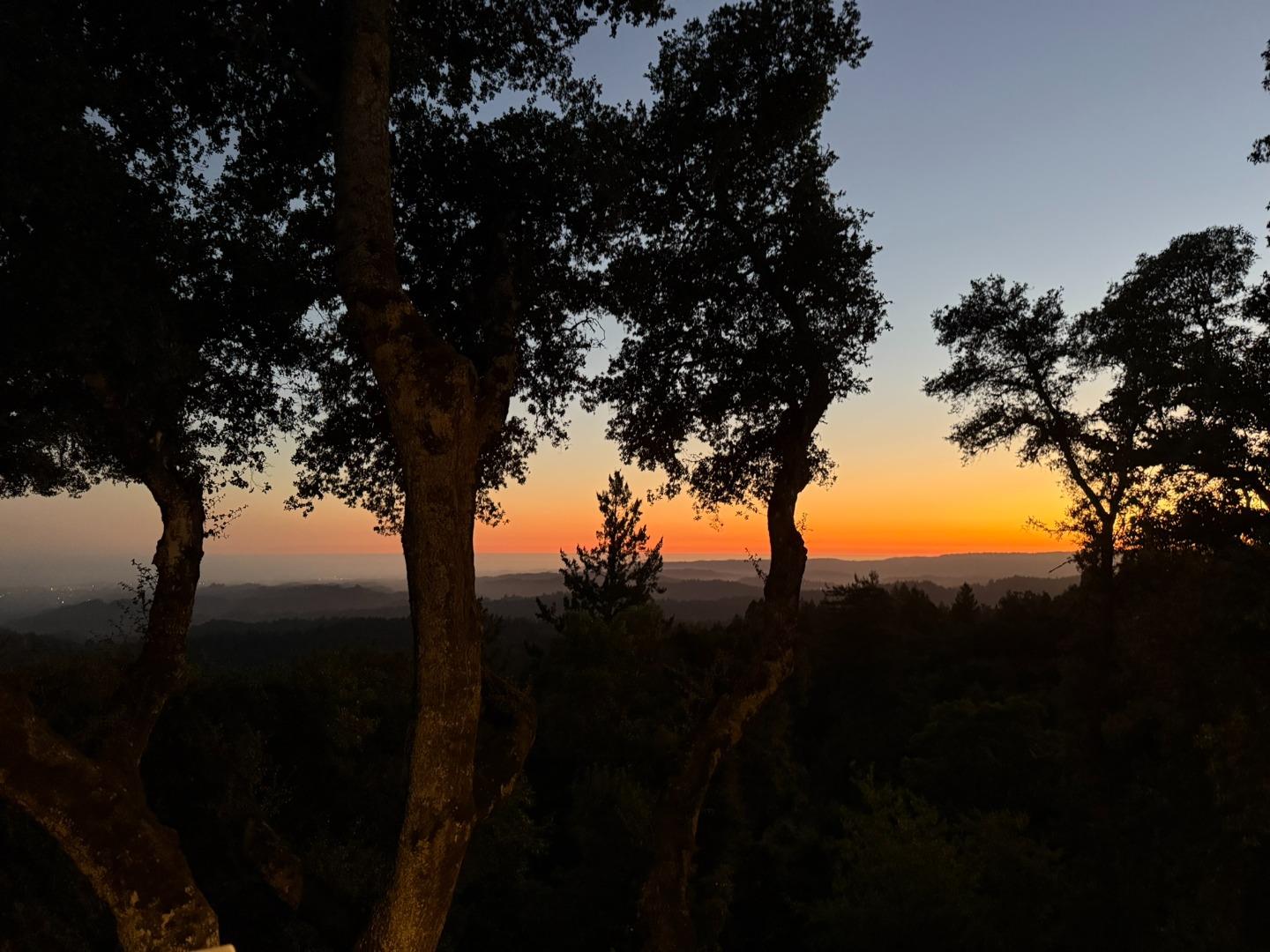 Detail Gallery Image 5 of 61 For 24854 Skyland Rd, Los Gatos,  CA 95033 - 3 Beds | 2 Baths